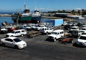 Bootsleepwaens pronk hawe vol